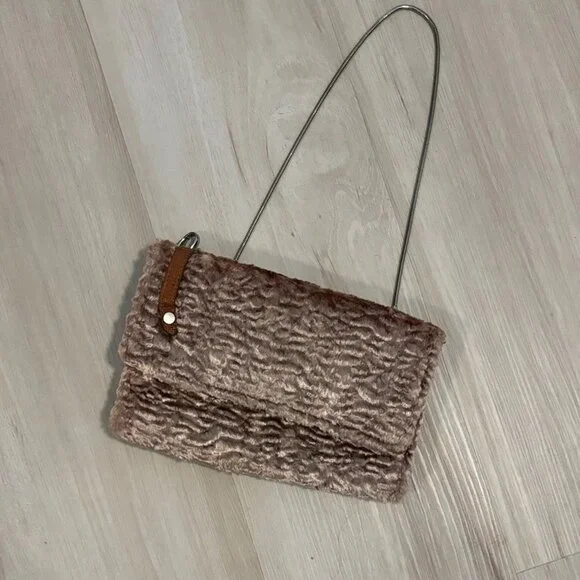 United Colors of Benetton teddy shoulder bag - Picture 11 of 11